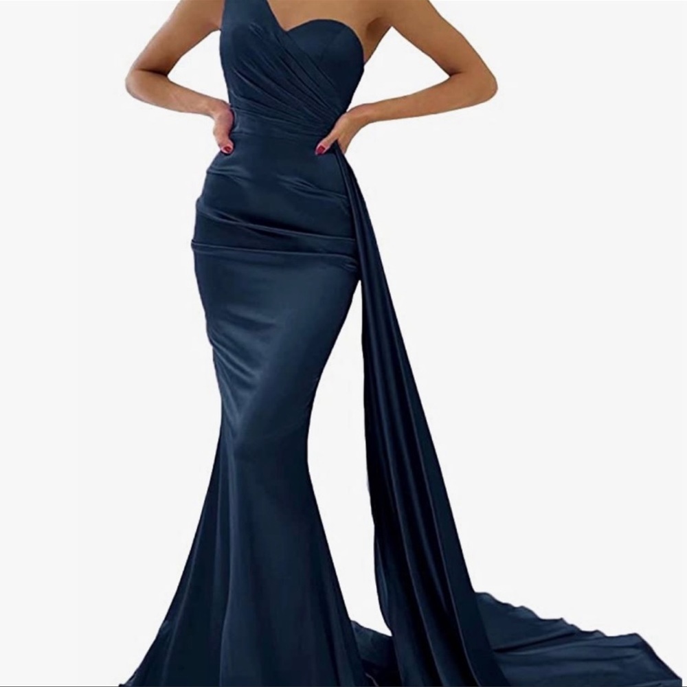 *NEVER WORN* Navy blue dress size 16W